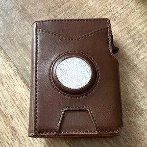 IITRRS air tag wallet in brown